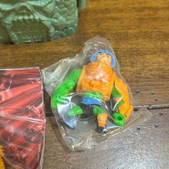 Masters Of The Universe MOTU Eternia Minis Man-at-Arms - Picture 2 of 6